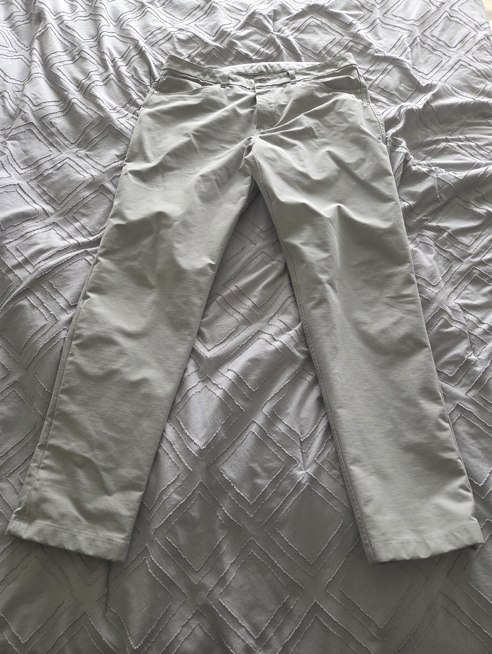 Men's Slim Straight Chinos in Light Gray